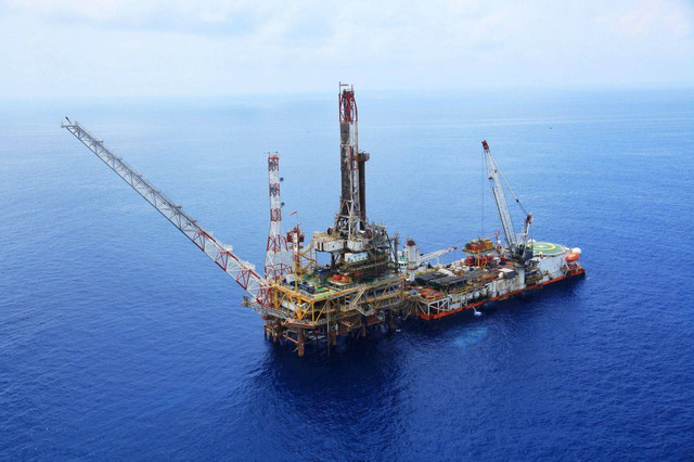 Pengeboran lepas pantai yang digarap PT Pertamina Hulu Energi (PHE). Foto PHE