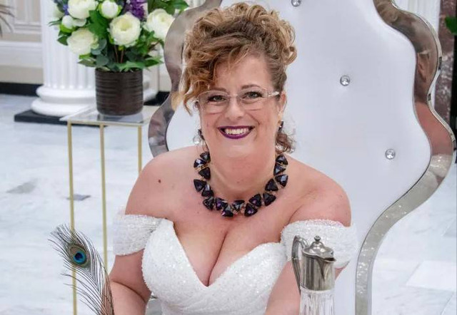 Sarah Wilkinson, perempuan yang menikahi dirinya sendiri. Foto. Instagram/@sarahwilknsn
