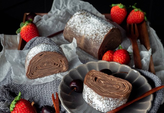 Ilustrasi Cara Bikin Dadar Gulung Isi Kelapa. Sumber: Unsplash/Vicky.