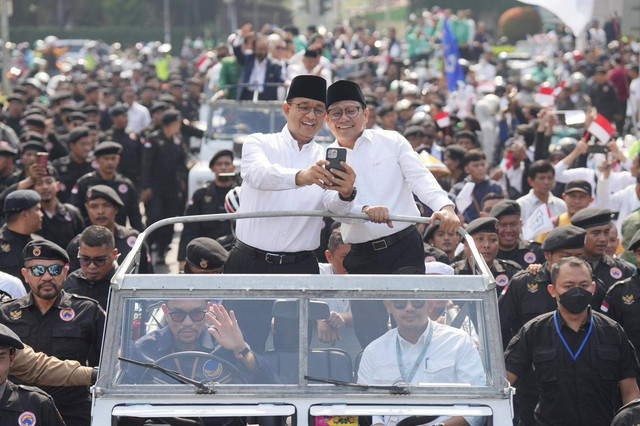 Pasangan bacapres dan bacawapres dari Koalisi Perubahan untuk Persatuan Anies Baswedan dan Muhaimin Iskandar (AMIN) mendaftar sebagai kandidat Pilpres 2024 ke KPU RI, Jakarta Pusat, Kamis (19/10/2023). Foto: Dok. Istimewa