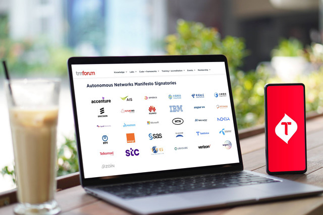 Telkomsel menjadi salah satu pendiri Autonomous Networks di dunia bersama 12 Communication Service Provider (CSP) global terkemuka dan 18 partners teknologi yang ditandai dengan peluncuran Autonomous Networks Manifesto di Copenhagen, Denmark. Foto: Telkomsel