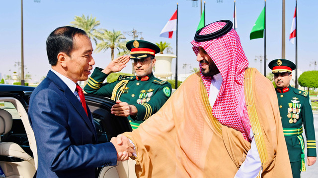 Presiden Jokowi bertemu Perdana Menteri Kerajaan Arab Saudi Mohammed bin Salman al-Saud di Istana Al-Yamamah, Riyadh. Foto: Laily Rachev/Biro Pers Sekretariat Presiden