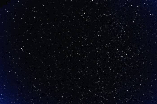 Ilustrasi ciri-ciri benda langit. Sumber: unsplash.com/ Paul Volkmer