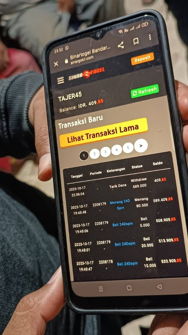 Polres Situbondo menangkap empat buruh tani yang terlibat judi online jenis Ding Dong atau Spin.
Foto: Dok. Polres Situbondo