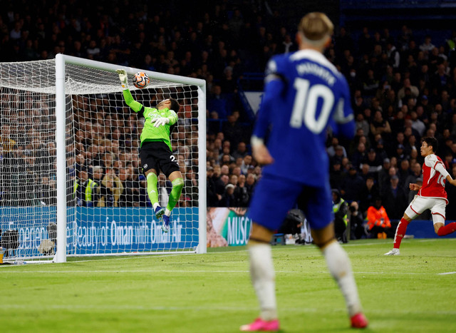 Pemain Chelsea Mykhailo Mudryk mencetak gol keduanya di Stamford Bridge, London, Inggris.