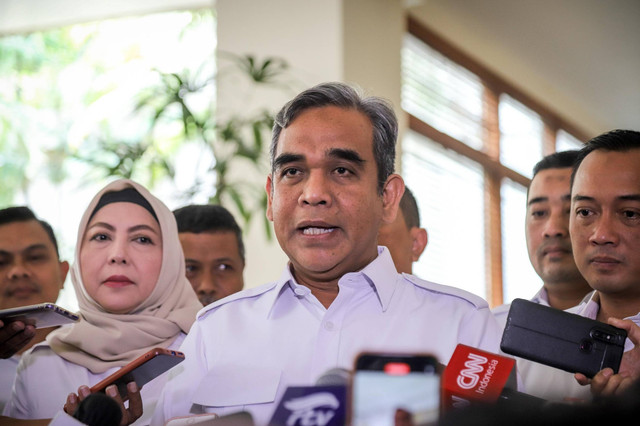 Sekjen Partai Gerindra Ahmad Muzani tiba di lokasi Rapimnas Gerindra, di Hotel Dharmawangsa, Jakarta Selatan, Senin (23/10/2023). Foto: Jamal Ramadhan/kumparan