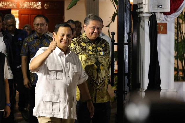 Bacapres sekaligus Ketum Partai Gerindra bertemu Ketum Golkar Airlangga Hartarto dalam pertemuan Ketua Umum dan Sekjen Partai Koalisi Indonesia Maju. Foto: Instagram/@prabowo