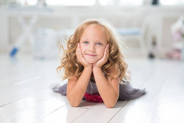 Ilustrasi karakter anak perempuan kedua. Foto: Ruslan Gilmanshin/Pixabay