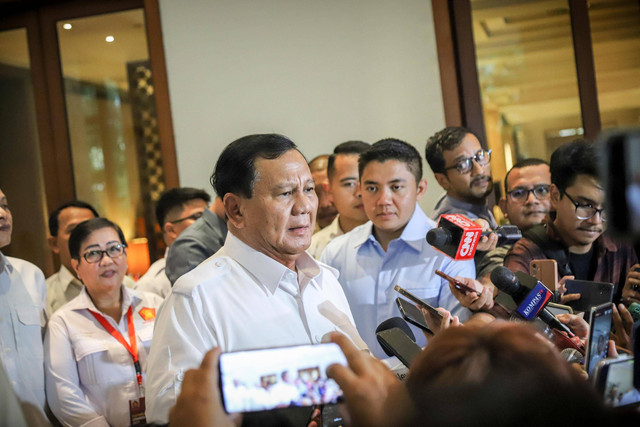 Ketum Partai Gerindra sekaligus Bacapres dari Koalisi Indonesia Maju, Prabowo Subianto usai menghadiri Rapimnas Partai Gerindra di Hotel Dharmawangsa, Jakarta, Senin (23/10/2023). Foto: Jamal Ramadhan/kumparan