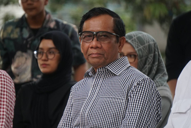 Bacawapres Mahfud MD di acara dialog dengan Gen Z di kawasan Blok M, Jakarta, Senin (23/10/2023). Foto: Iqbal Firdaus/kumparan