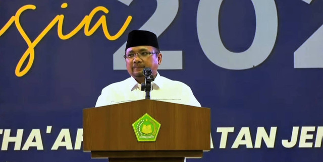 Menferi Agama Yaqut Cholil Qoumas saat membuka acara Mudzakarah Perhajian Indonesia 2023 di Universitas Muhammadiyah Yogyakarta (UMY), Senin (23/10). Foto: Dok. Kemenag