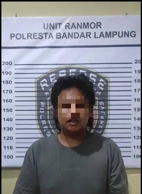 Pria yang terlibat cekcok dengan Dodhy Kangen Band bikin video permintaan maaf. | Foto: Dok istimewa