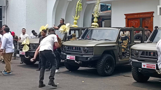 Maung yang dinaiki Prabowo-Gibran saat pendaftaran ke KPU, Rabu (25/10/2023). Foto: Zamachsyari/kumparan