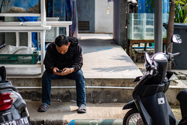 Ilustrasi Cara Cek Nomor Jamsostek, Foto: Unsplash/Hobi industri
