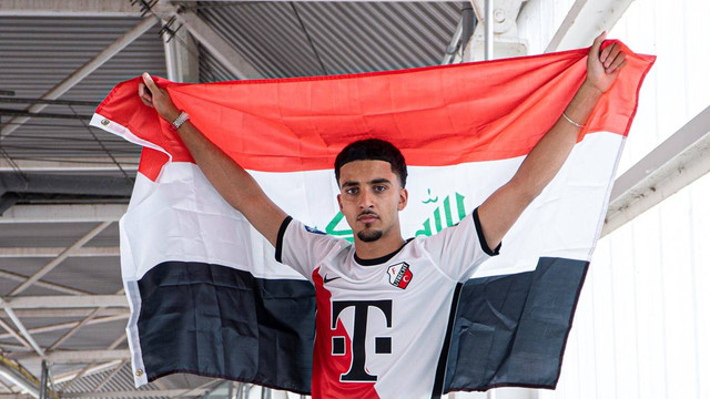 Pemain Timnas Irak, Zidane Iqbal, dengan jersey FC Utrecht. Foto: FC Utrecht