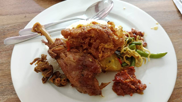 Ilustrasi Ayam Betutu Bali. Sumber: Dokumentasi Pribadi.