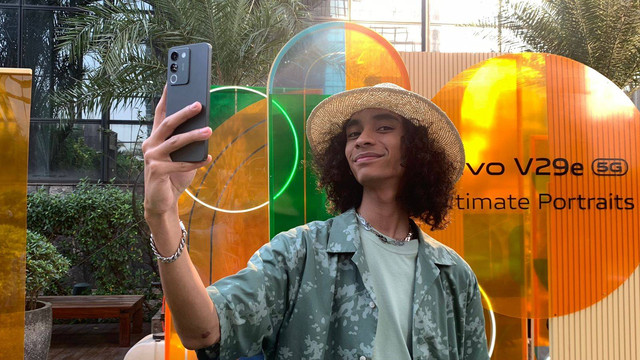 Vivo V29e. Foto: Habib Allbi Ferdian/kumparan