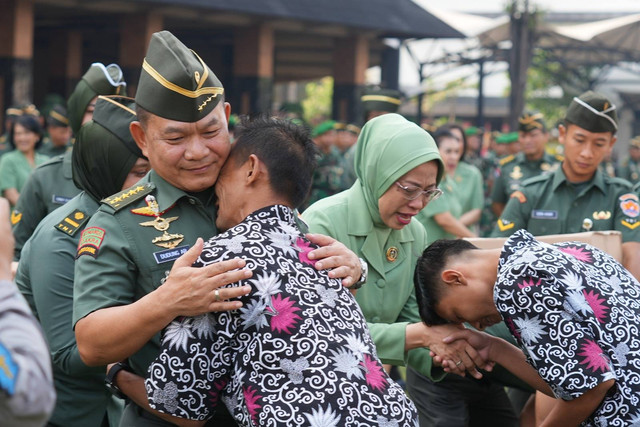 Jenderal TNI Dudung Abdurachman pamit sebagai KSAD. Foto: TNI AD