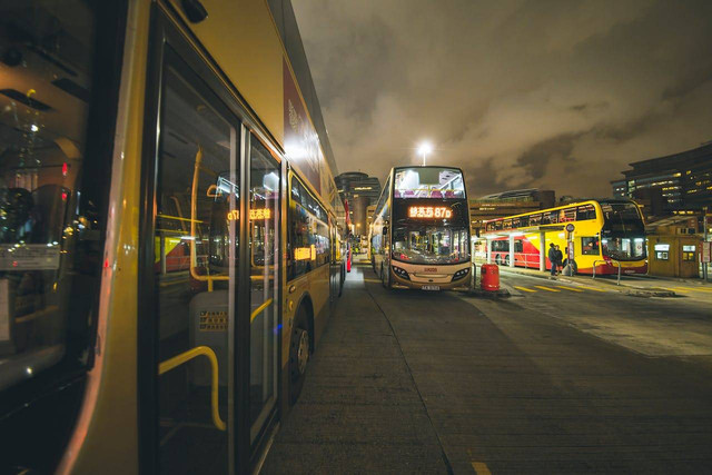 Ilustrasi bus Semarang Solo. Foto: Pexels