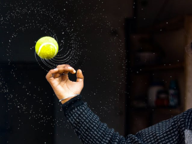 Ilustrasi bagaimana cara melempar bola. Sumber: pexels.com/RiteshArya.