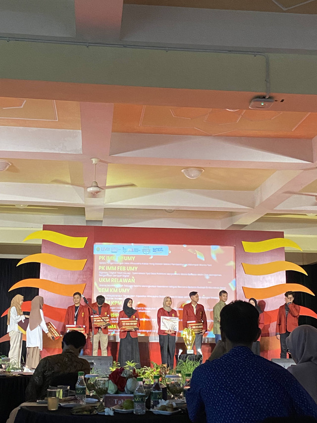 Himpunana Mahasiswa Manajemen menjadi salah satu bagian dari 7 Organisasi Mahasiswa yang berhasil meraih pendanaan program Young Sustainable Intiative Tahun 2023.