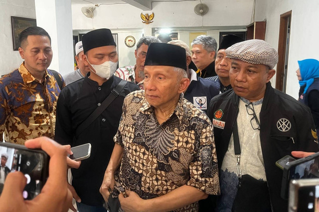 Ketua Majelis Syura Partai Ummat Amien Rais di acara Dialog Kampanye Perubahan di Gedung Joeang 45, Jumat (27/10/2023). Foto: Haya Syahira/kumparan