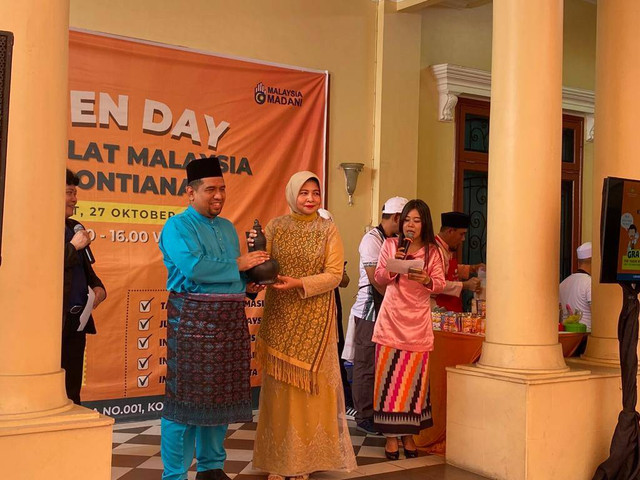Kdisporapar Kalbar, Windy Prihastari Saat Menghadiri 'Open Day Konsulat Malaysia'. Foto: Yulia Ramadhiyanti