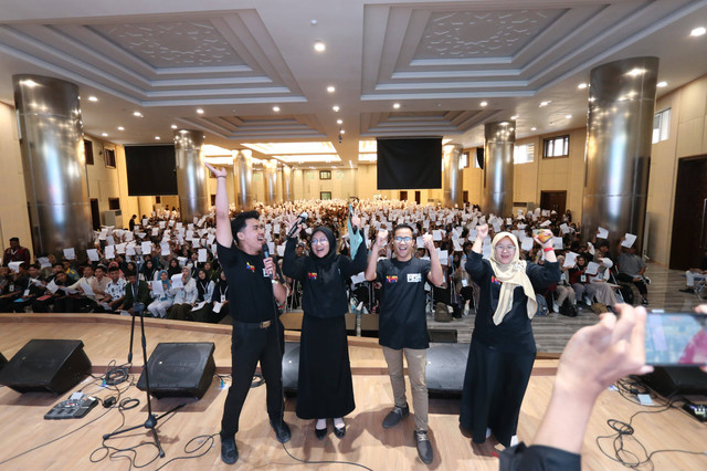 Penandatanganan Pakta Integritas oleh 1861 Mahasiwa Baru