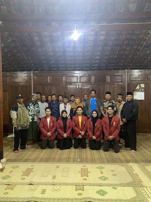 Sosialisasi Perdana Program Pembinaan dan Pemberdayaan kepada Kelompok Ternak Andini Mengambar di Desa Sendangadi. (Sumber: Dokumentasi Pribadi)