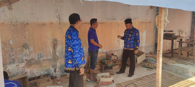 Pantau Pembinaan Kemandirian, Karutan Blora Tekankan Inovasi Karya