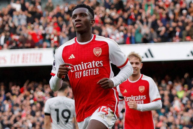 Pemain Arsenal Eddie Nketiah berselebrasi usai mencetak gol pertama mereka saat hadapi Sheffield United di Stadion Emirates, London, Inggris, Sabtu (28/10/2023). Foto: Action Images via Reuters/Andrew Couldridge