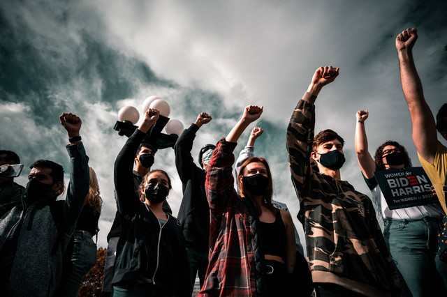 Ilustrasi Hubungan PKn dengan Demokrasi. Sumber: Unsplash