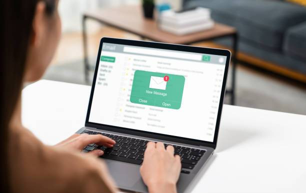 Ilustrasi Pengertian Email Dan Kegunaannya, Foto: Unsplash/Sitthiphong.