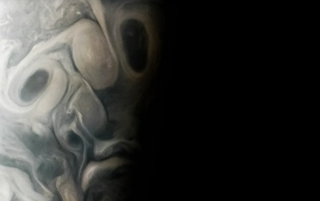 Sosok wajah tertangkap di Planet Jupiter.  Foto: NASA/JPL-Caltech/SwRI/MSSS