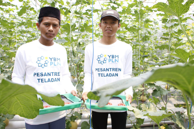 YBM PLN dan Rumah Sosial Kutub Meresmikan Program Pesantren Teladan (1)