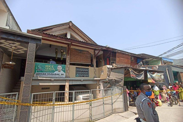 Rumah yang berlokasi di Jalan Balai Rakyat V No 12 RT 006 RW 03 Kelurahan Tugu Selatan, Kecamatan Koja, Jakarta Utara menjadi tempat ditemukannya jasad bapak berinisial HR (50) dan anaknya AQ (2) pada Sabtu (29/10/2023). Foto: HO-Lurah Tugu Selatan Sukarmin/Antara