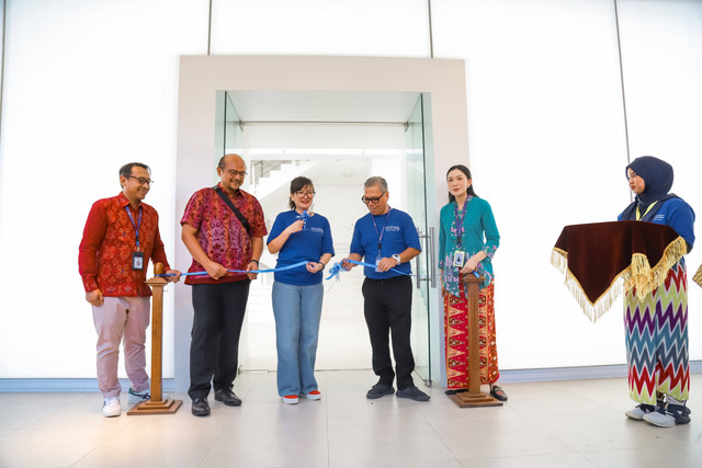 Contemporary Art Gallery: The Kick Off "Mudaku: Tidak Mudah Menjadi Muda Versi Diriku” di Taman Mini Indonesia Indah (TMII). Foto: TMII