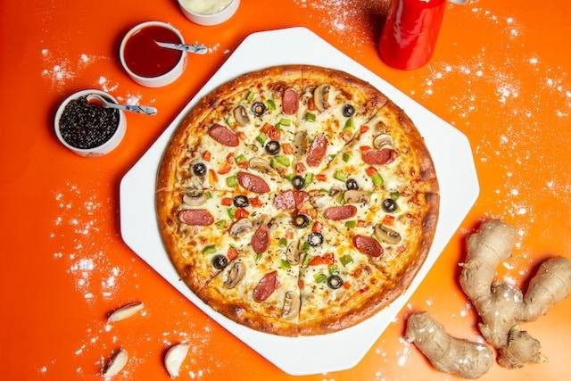 Ilustrasi ukuran Pizza Hut. Foto: Unsplash