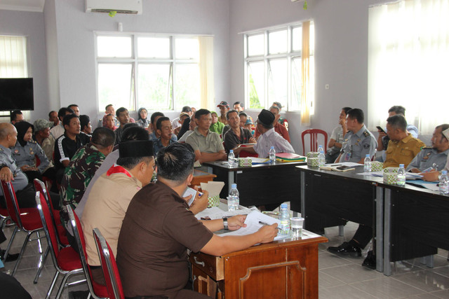 Proses Mediasi dengan Warga sekitar yang menempati lahan milik Kementerian Hukum dan Ham. Dok. Humas Lapas Bengkulu
