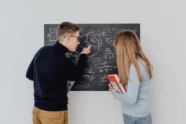 Ilustrasi rumus luas lingkaran diameter. sumber: pexels/Karolina Grabowska