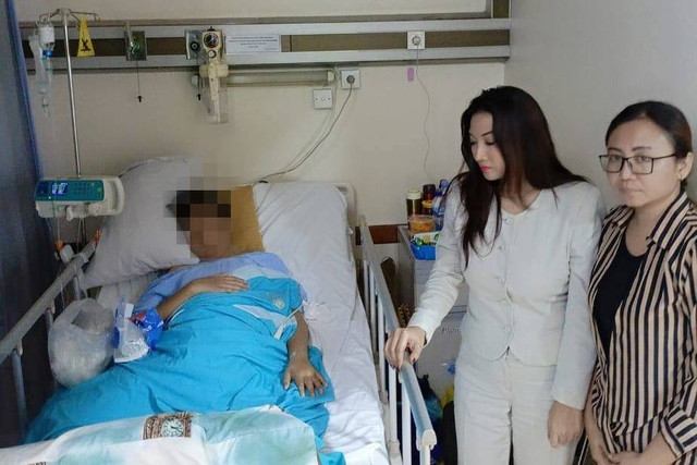 Kuasa Hukum Mila Ayu Dewata Sari (kedua kanan) mendampingi Diana Novita (kanan). Foto: Dok. Istimewa