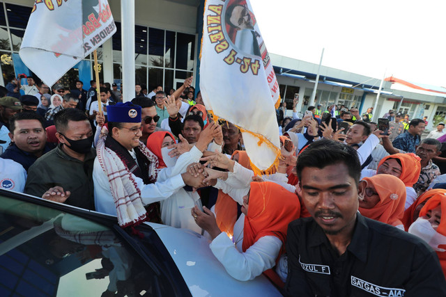Anies Baswedan tiba di Bandara Malikussaleh, Kabupaten Aceh Utara pada pukul 08.30 WIB, Rabu (1/11/2023). Foto: Dok. Istimewa