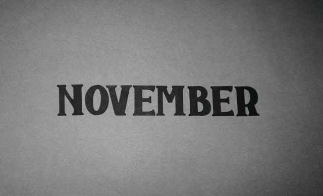 Ilustrasi Kata Bijak Bulan November. Unsplash/Kelly Sikkema.