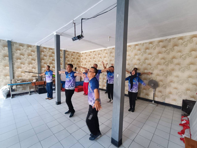 Tingkatkan Kualitas Fisik, Rutan Blora Ikuti Senam Aerobic Secara Virtual