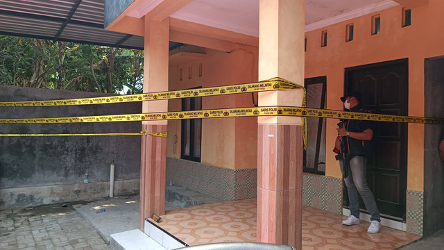 Rumah produksi narkoba jenis happy water yang digerebek polisi di Baturetno, Banguntapan, Bantul. Foto: Arfiansyah Panji Purnandaru/kumparan