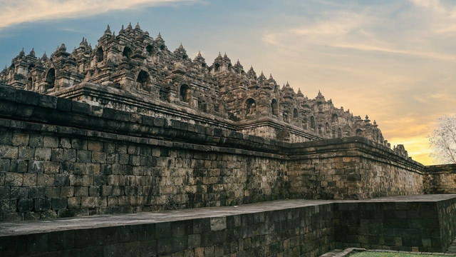 Ilustrasi Tempat Bersejarah di Jogja. Sumber Pexels Afif Ramdhasuma