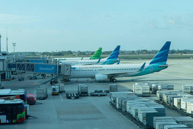 Ilustrasi pesawat Garuda Indonesia dan pesawat Citilink. Foto: aiyoshi597/Shutterstock