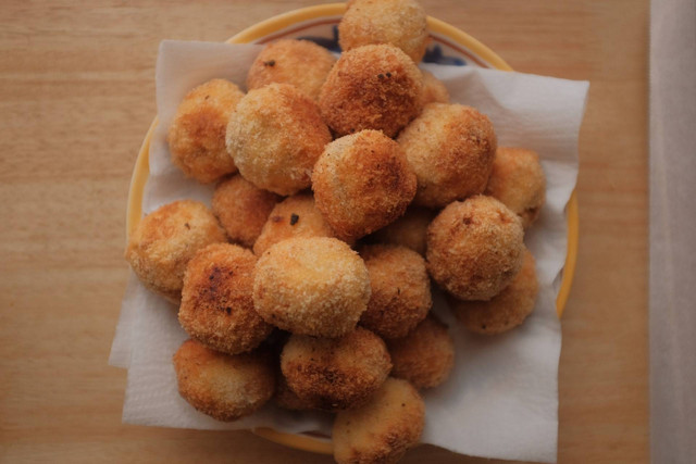 Ilustrasi Cara Membuat Cilok Goreng. Foto: Unsplash/Mak