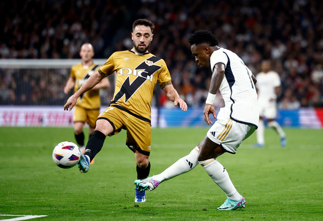 Pertandingan Real Madrid vs Rayo Vallecano pada Senin (6/11) dini hari WIB. Foto: REUTERS/Juan Medina