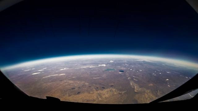 Ilustrasi Pengertian Atmosfer. Foto: Unsplash.com/Richard Gatley